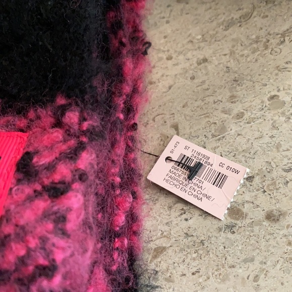 Victoria’s Secret Buffalo Check Fluffy Scarf - Picture 2 of 7